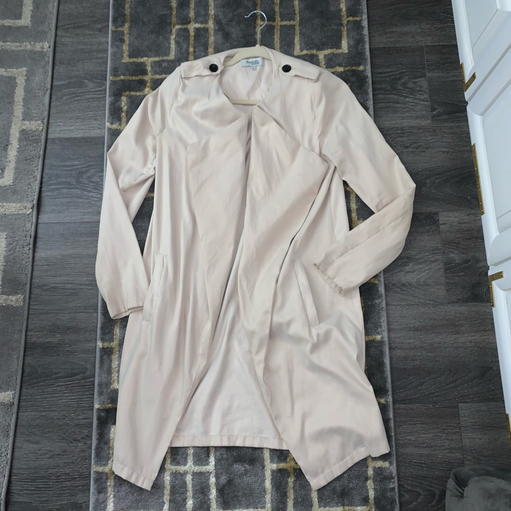 Jacket 🧥 - Picture 3 of 5